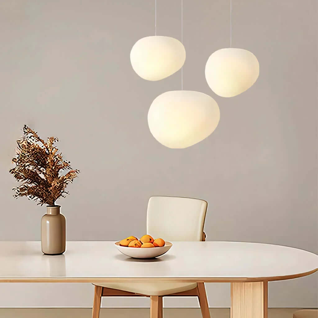 Lampa wisząca z białego kamienia - nowoczesna i minimalistyczna