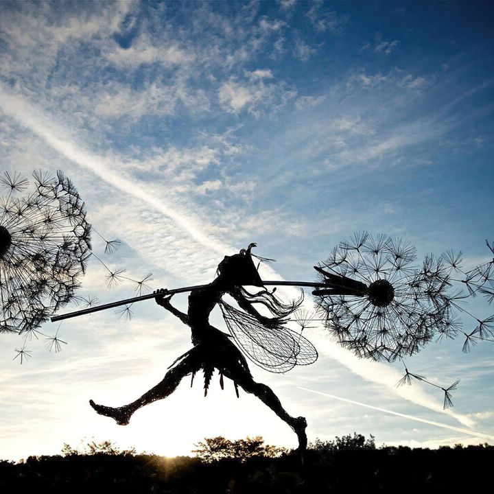 Pal ogrodowy EnchantaLuxe | Magiczna metalowa dekoracja ogrodowa wykonana ręcznie do zaczarowanych przestrzeni zewnętrznych