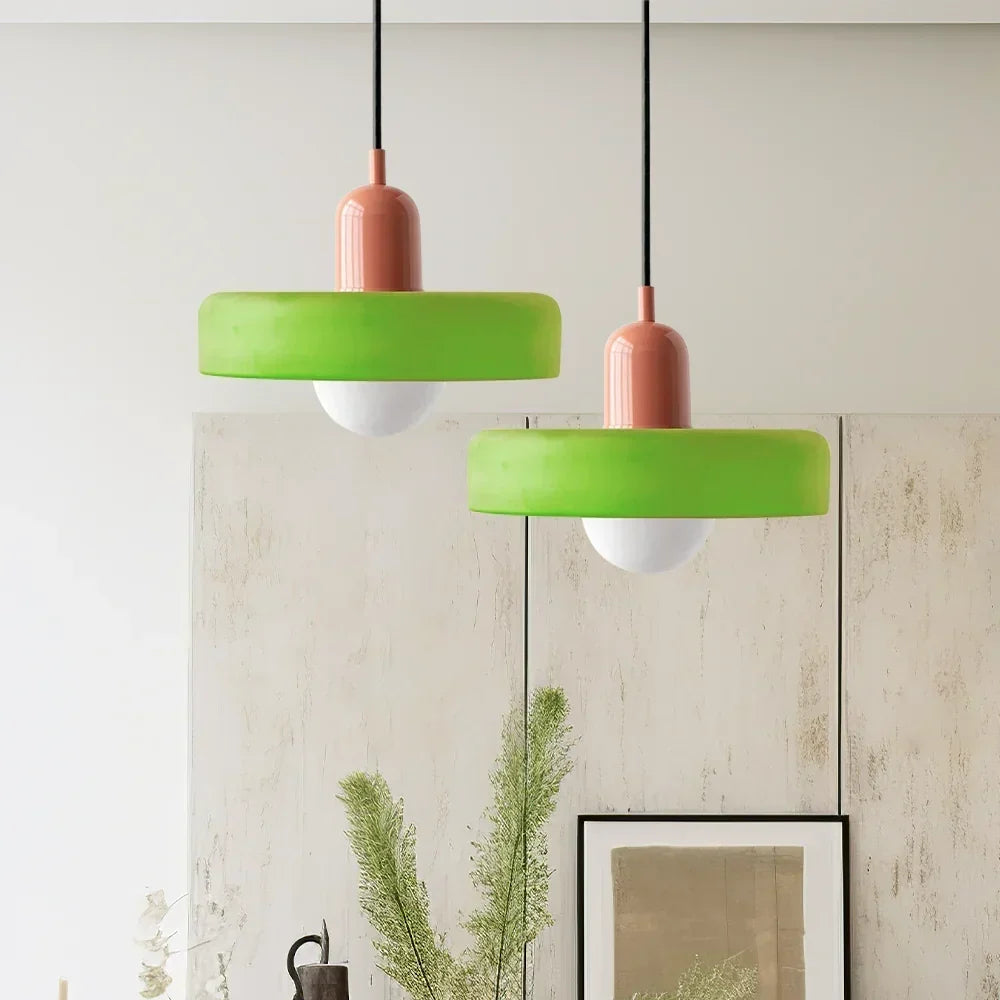 Lampa wisząca Bauhaus z witrażowego szkła