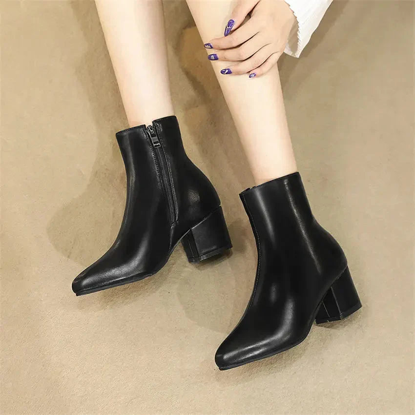 Stylowe Srebrne Botki Ankle dla Kobiet