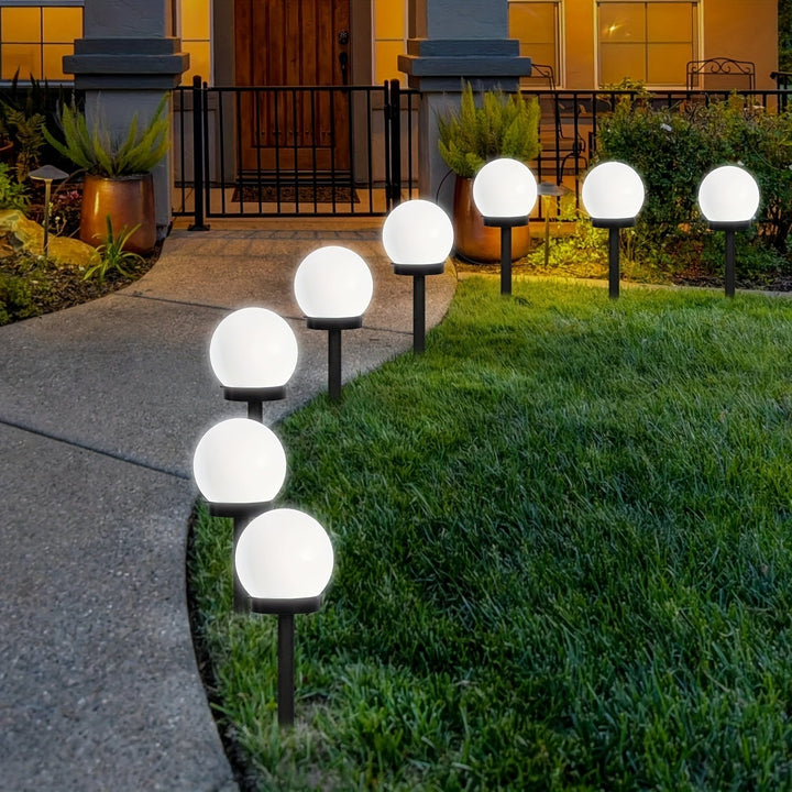 Solarne lampy ogrodowe LED – kuliste oświetlenie do ścieżek i ogrodów
