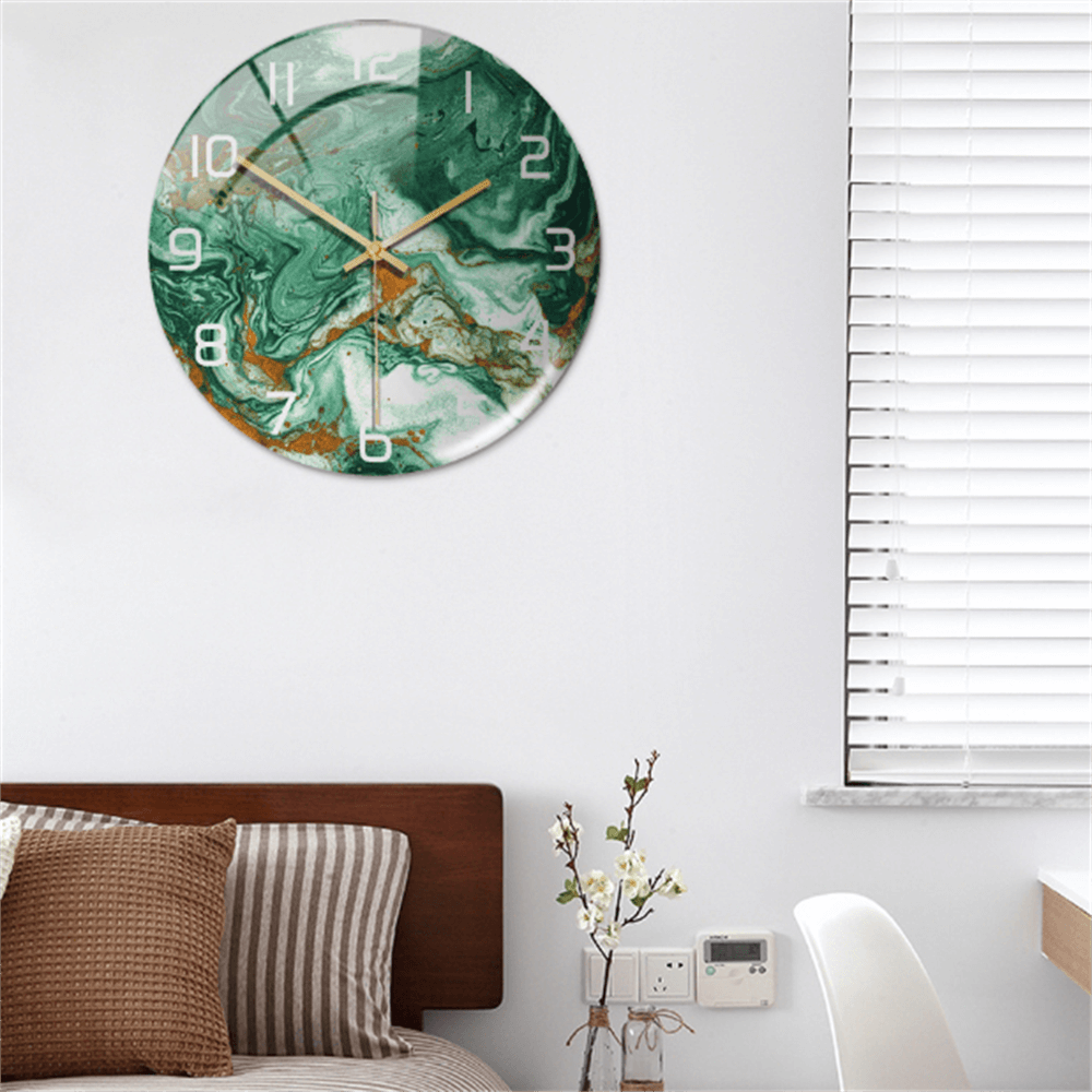 Elegancki zegar ścienny z efektem marmuru – MarbleTime