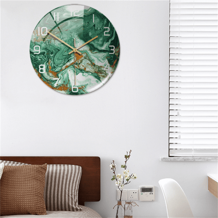 Elegancki zegar ścienny z efektem marmuru – MarbleTime