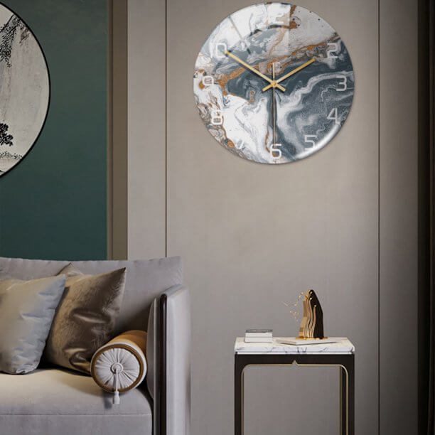 Elegancki zegar ścienny z efektem marmuru – MarbleTime