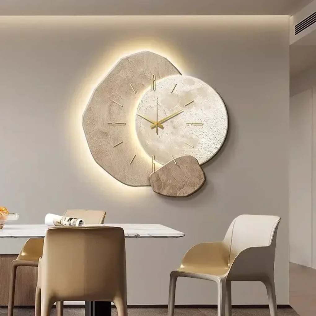 Nowoczesny minimalistyczny zegar ścienny z oświetleniem