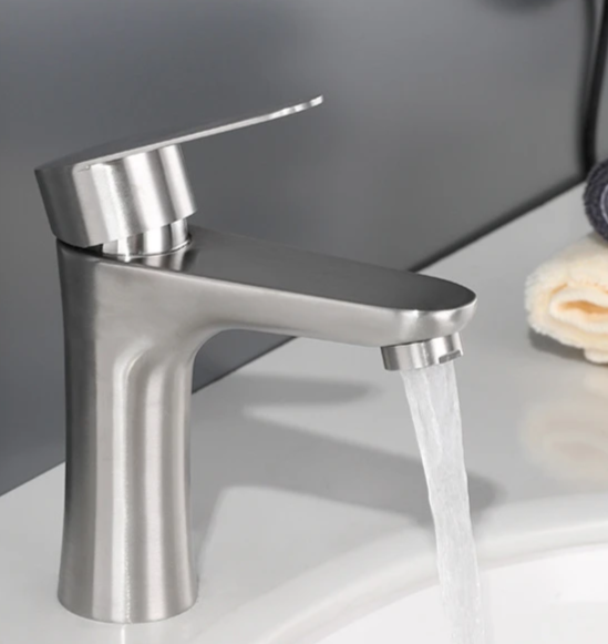 Bateria umywalkowa ze stali nierdzewnej z jednouchwytowym mieszaczem – nowoczesny design do łazienki i umywalki