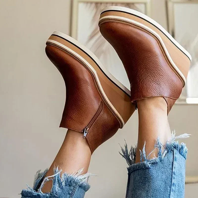 Kobiece Botki Ankle na Koturnie z Vintage Urokiem