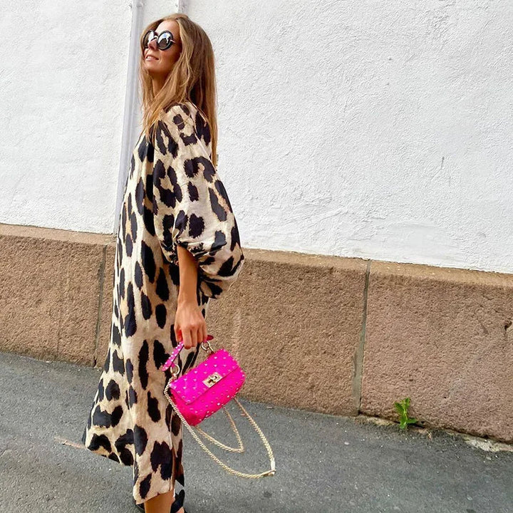 Linda – Elegancka Sukienka w Lezardowy Wzór