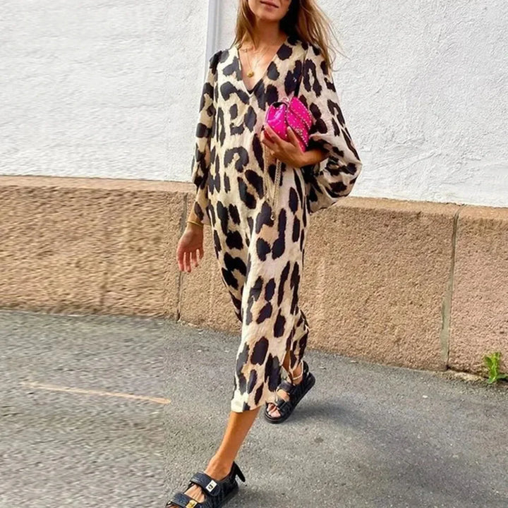 Linda – Elegancka Sukienka w Lezardowy Wzór