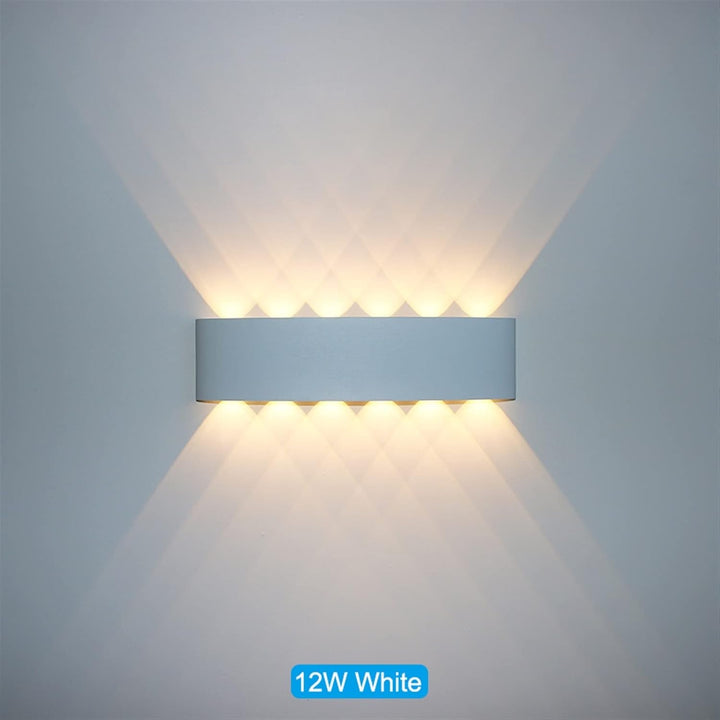 Kinkiet wewnętrzny/zewnętrzny – Nowoczesny i minimalistyczny design