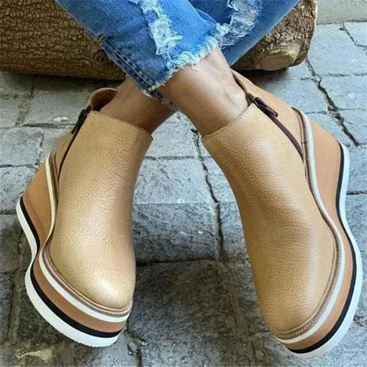 Kobiece Botki Ankle na Koturnie z Vintage Urokiem