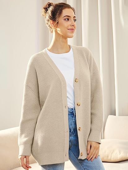 Oversized Kardigan V-Neck z Zapięciem na Guziki