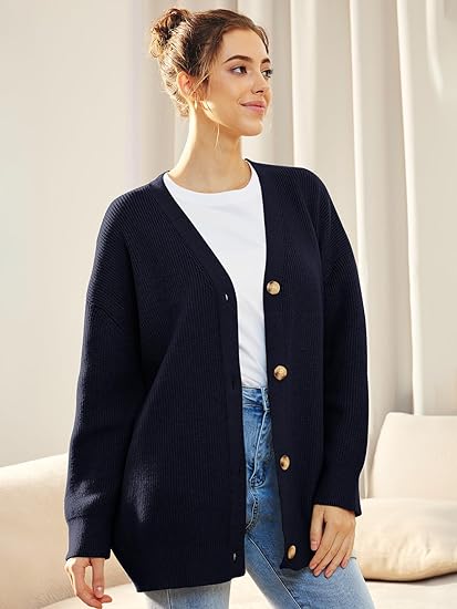 Oversized Kardigan V-Neck z Zapięciem na Guziki