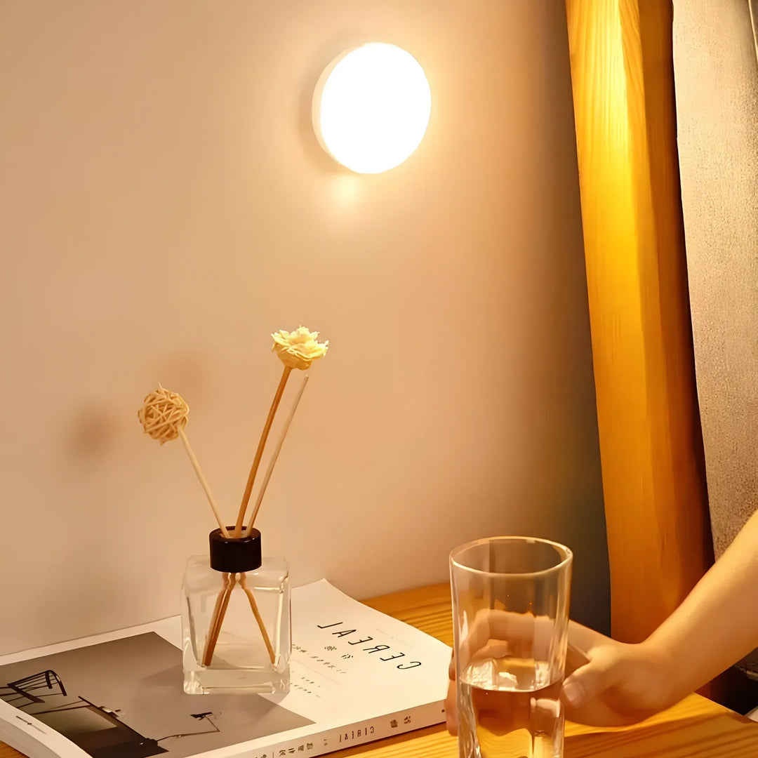 Bezprzewodowa lampa z czujnikiem ruchu - LumaLight