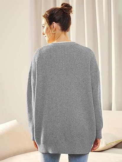 Oversized Kardigan V-Neck z Zapięciem na Guziki