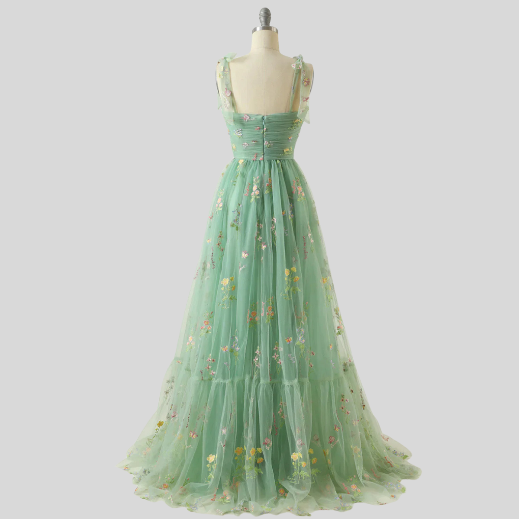 Elegancka Haftowana Tiulowa Suknia Balowa – Ubrania Wieczorowe