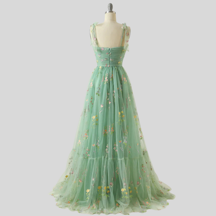 Elegancka Haftowana Tiulowa Suknia Balowa – Ubrania Wieczorowe