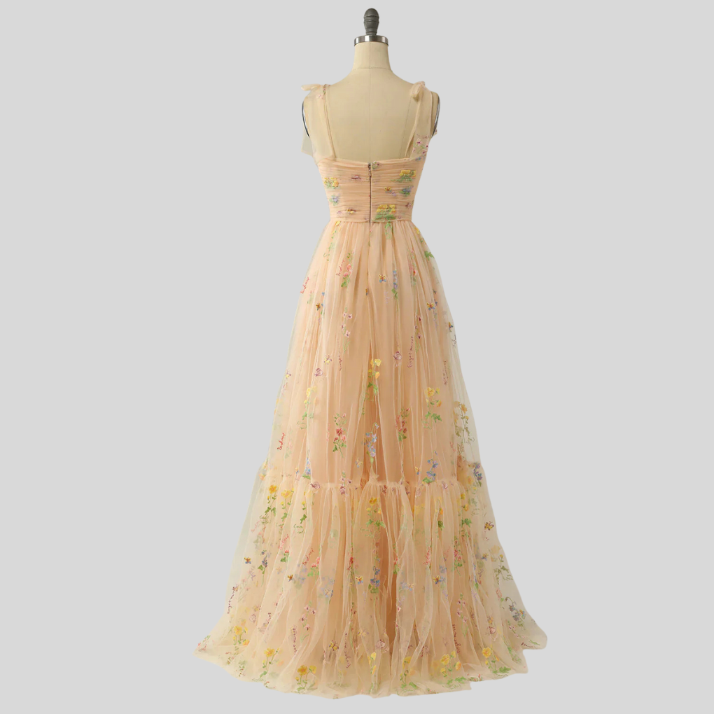 Elegancka Haftowana Tiulowa Suknia Balowa – Ubrania Wieczorowe