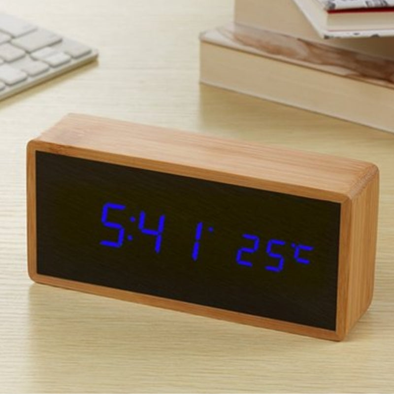 Cyfrowy drewniany budzik z wyświetlaczem LED – czas i temperatura