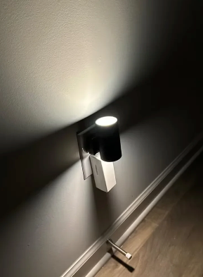 Aléora | Lampka nocna o regulowanej jasności