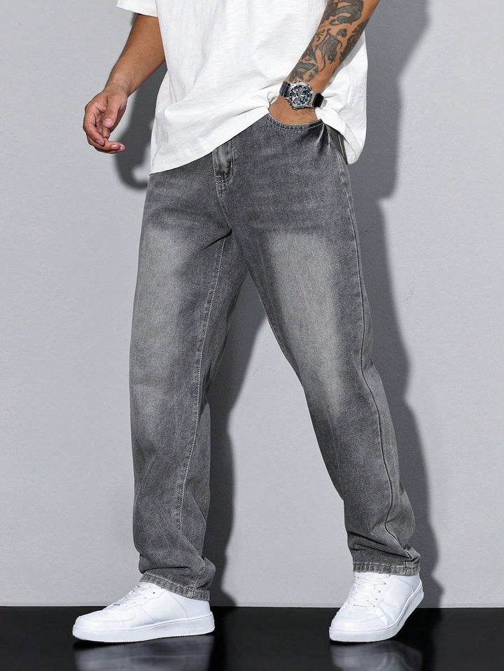 Jeansy baggy – szerokie spodnie z denimu w stylu used