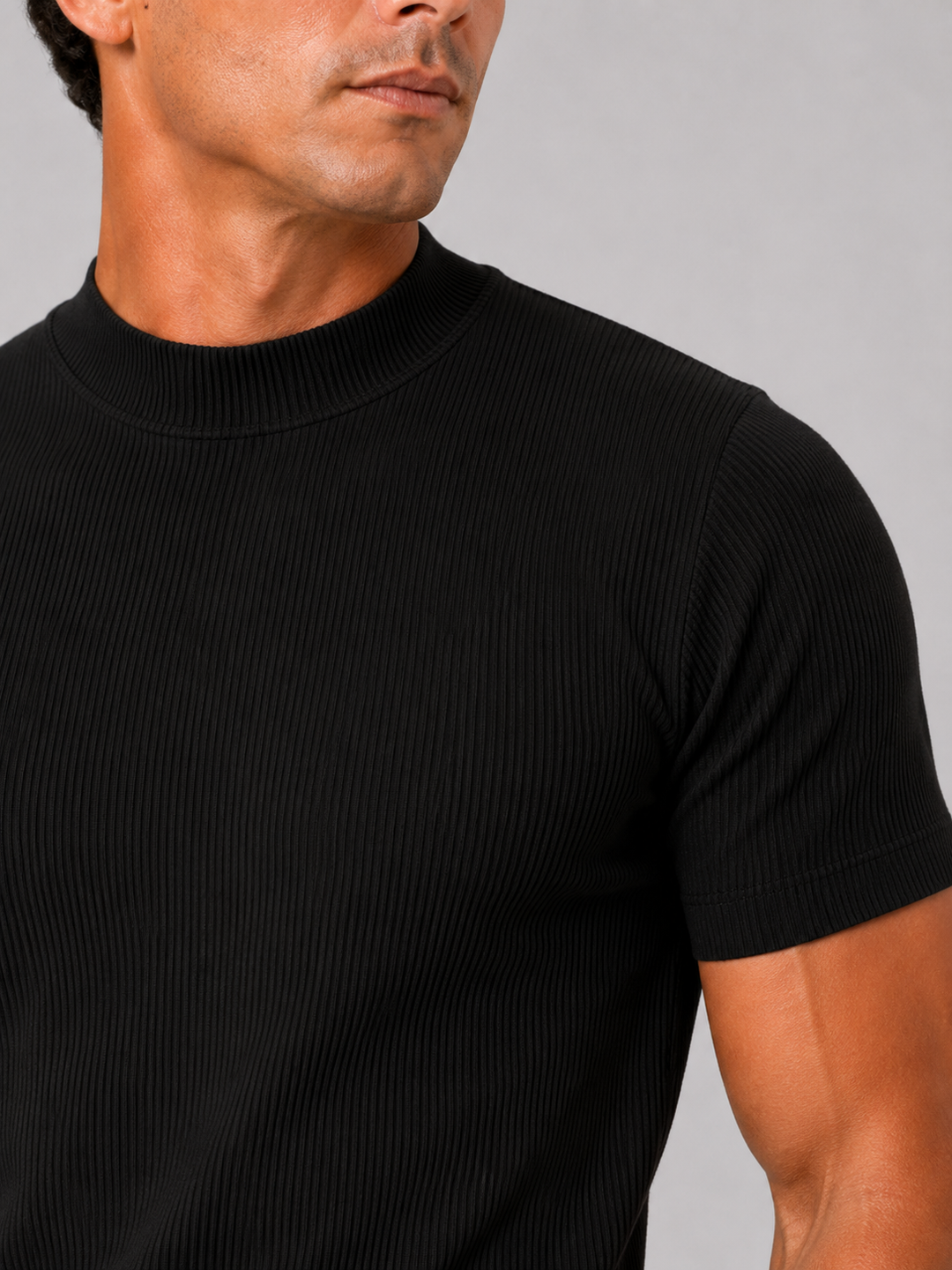 Męski prążkowany T-shirt ze stójką – dopasowany elastyczny top z krótkim rękawem