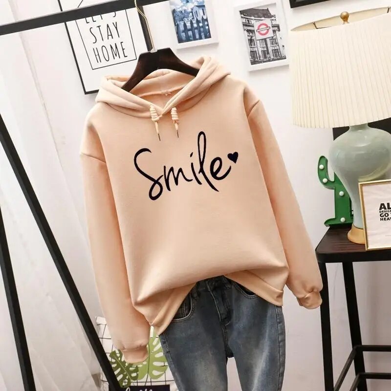 Damska bluza z kapturem z nadrukiem smiley – casualowy streetwear
