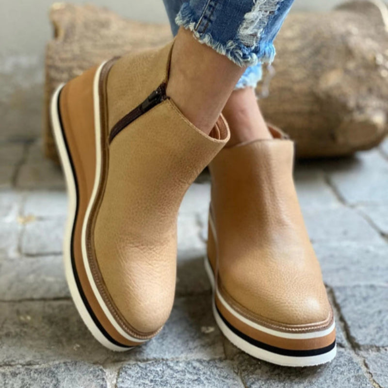 Kobiece Botki Ankle na Koturnie z Vintage Urokiem