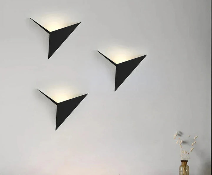 NoctiLux Geometryczny Kinkiet LED | Nowoczesne Oświetlenie do Sypialni w Nowoczesnych Domach