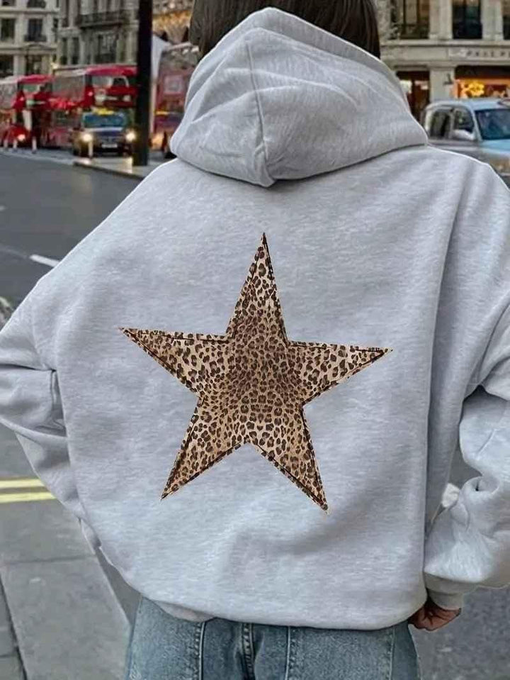 Damska bluza z kapturem z nadrukiem w leopardzie gwiazdy na plecach i starannym wykończeniem