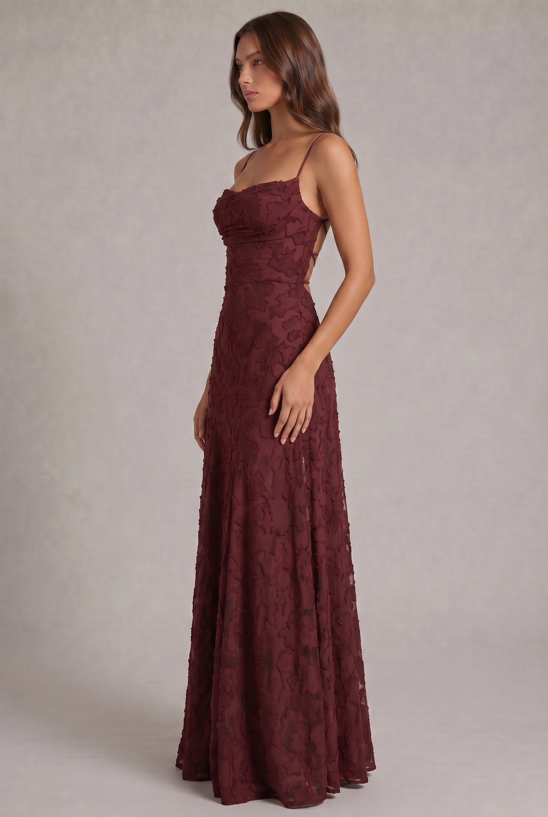 Sukienka maxi Olivia - elegancka suknia wieczorowa w kwiatowy wzór