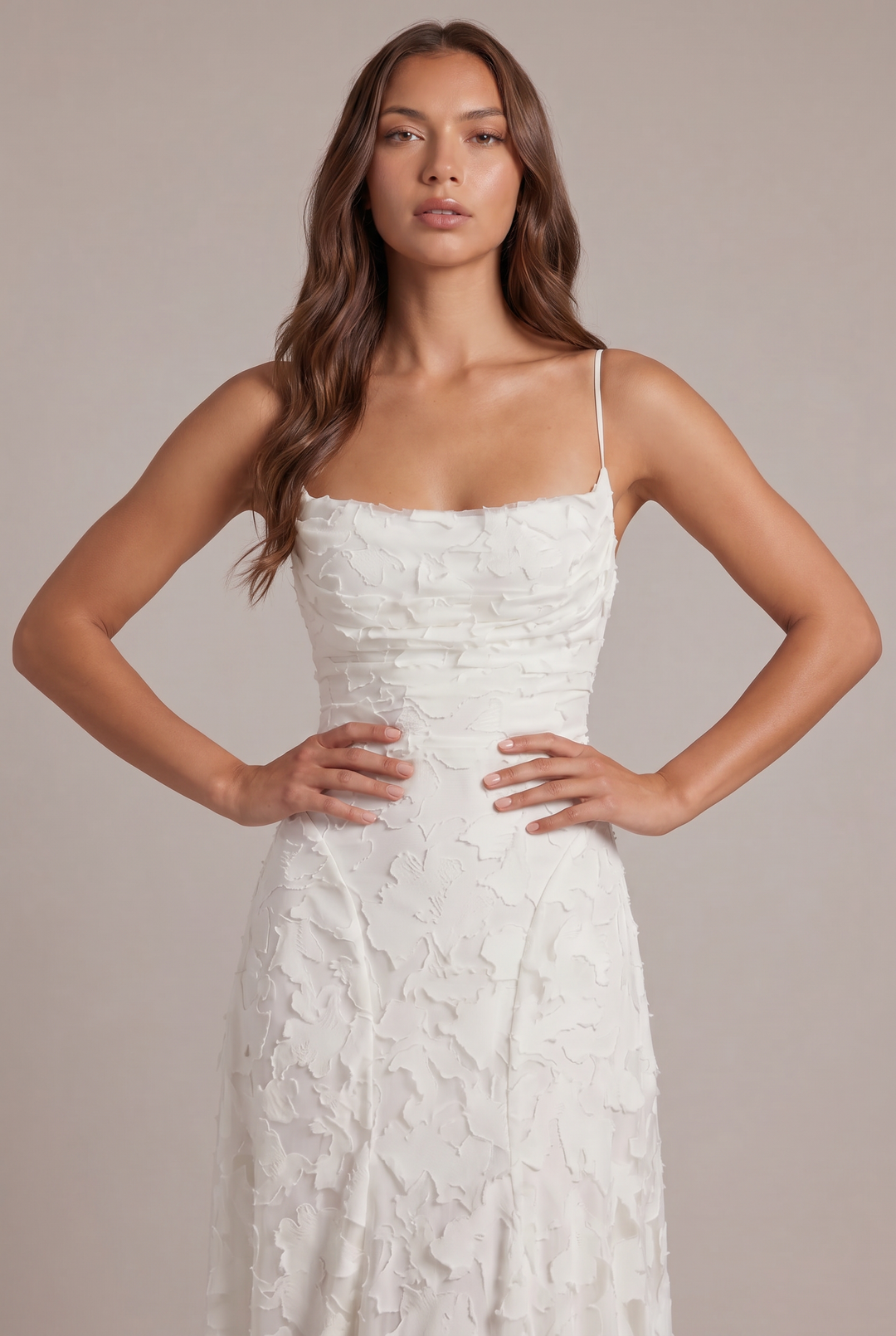 Sukienka maxi Olivia - elegancka suknia wieczorowa w kwiatowy wzór