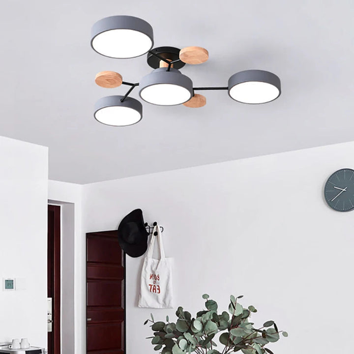 Smukła Lampa Sufitowa o Designerskim Wykończeniu Rzemieślniczym