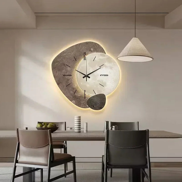 Nowoczesny zegar ścienny o unikalnym designie