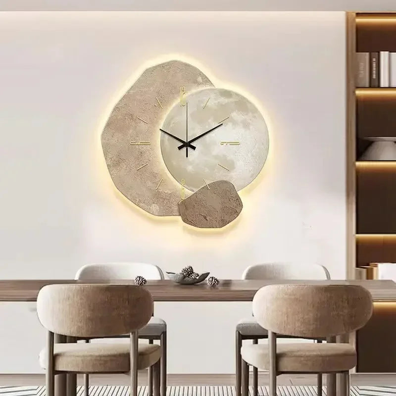 Nowoczesny zegar ścienny o unikalnym designie