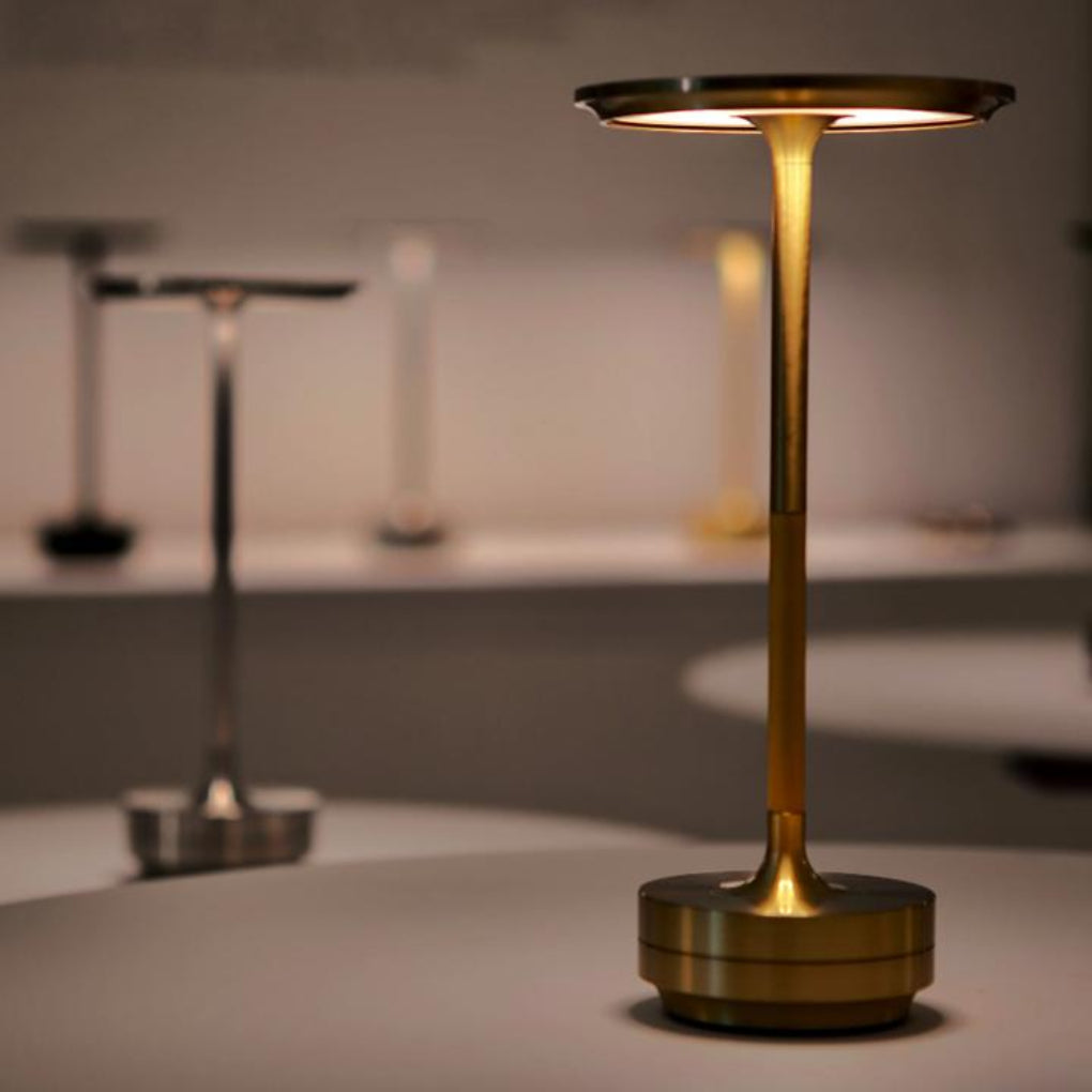 Przenośna bezprzewodowa lampa stołowa