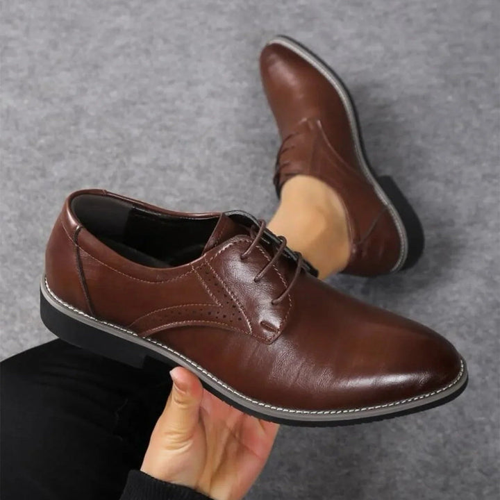 Męskie buty z zamkniętym sznurowaniem, oksfordy biznesowe z perforacją brogue