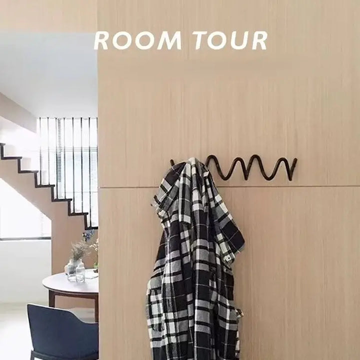 Trio, skandynawski wieszak ścienny – metalowa listwa z 3 haczykami na klucze i płaszcze