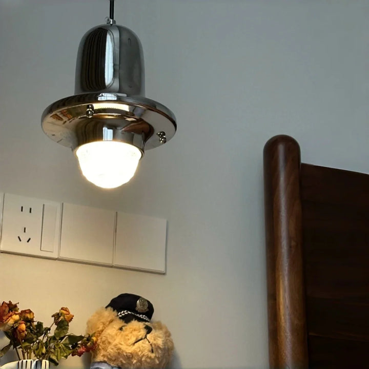 Sten – nowoczesna metalowa lampa wisząca w stylu Bauhaus