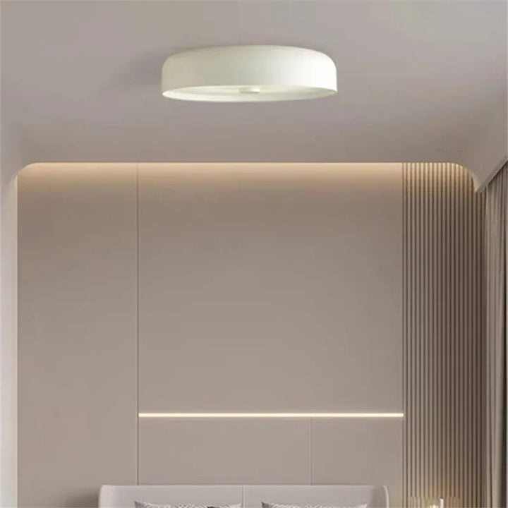 Nowoczesna i minimalistyczna plafoniera LED sufitowa