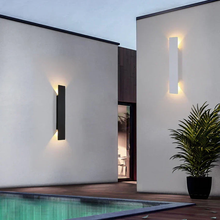 Zewnętrzna lampa ścienna AquaLine LED – elegancki design z obudową odporną na warunki atmosferyczne