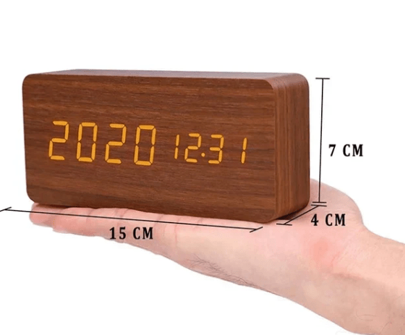 WoodSense drewniany zegar LED – sterowanie głosem i styl do każdego wnętrza