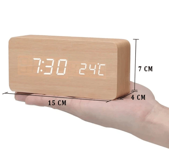 WoodSense drewniany zegar LED – sterowanie głosem i styl do każdego wnętrza