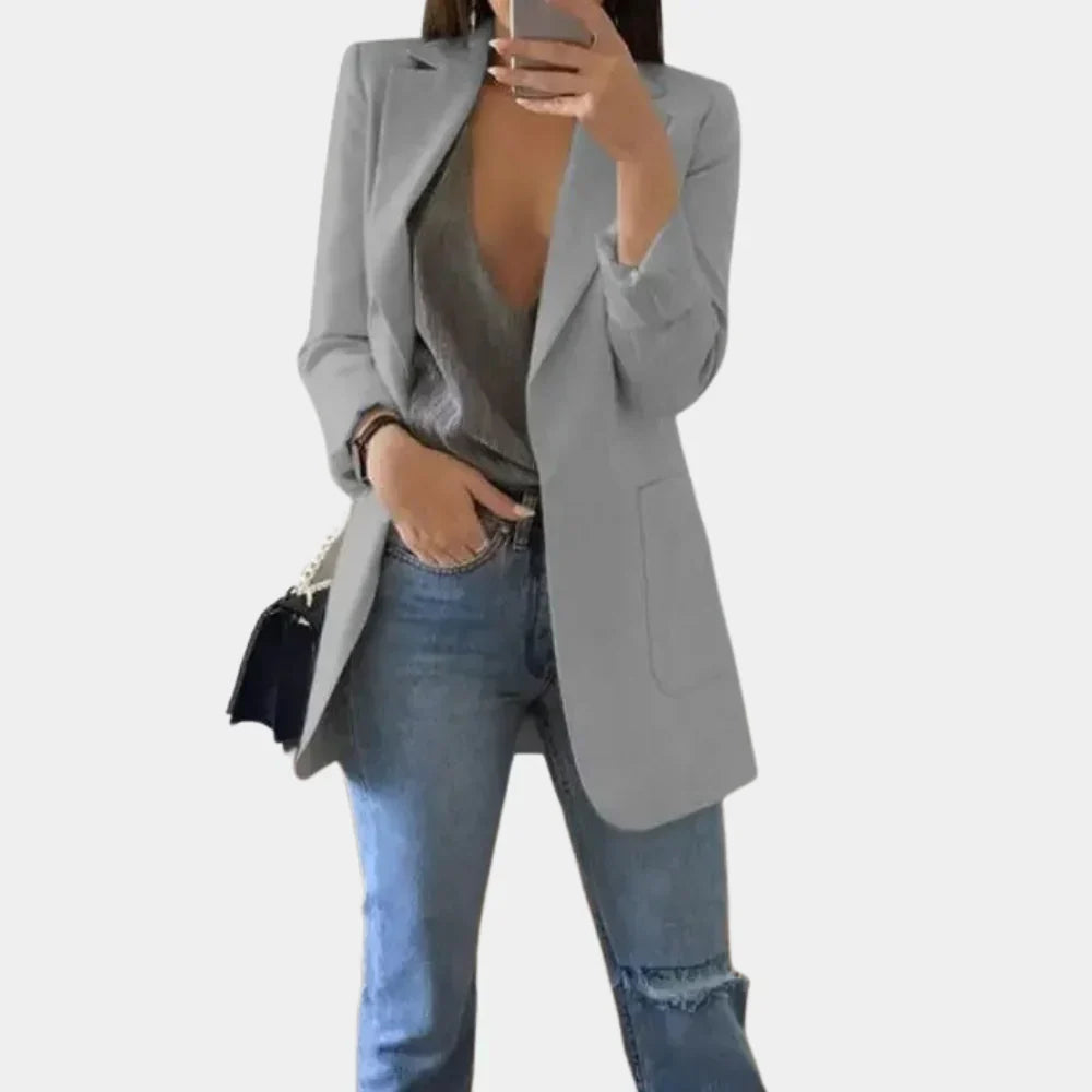 Długi Slim Fit Blazer dla Kobiet – Ponadczasowa Elegancja Spotyka Nowoczesne Krawiectwo