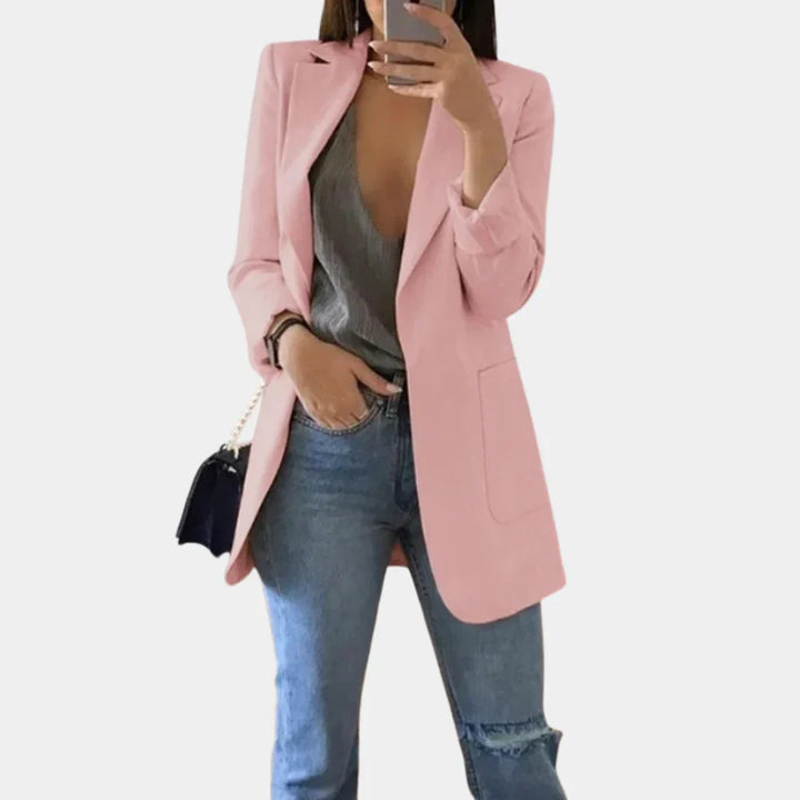 Długi Slim Fit Blazer dla Kobiet – Ponadczasowa Elegancja Spotyka Nowoczesne Krawiectwo