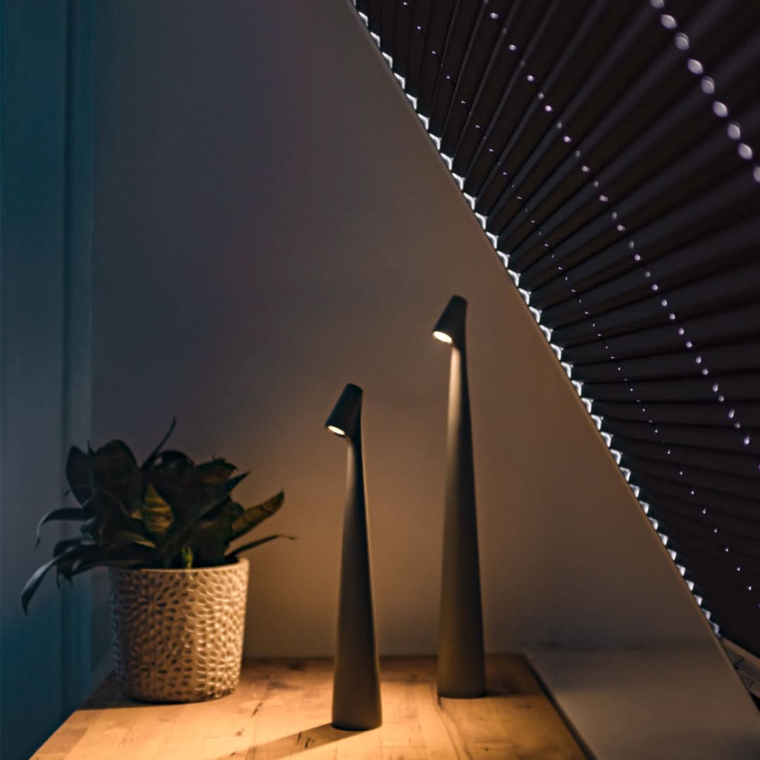 Bezprzewodowa designerska lampa stołowa LED z 3-stopniowym ściemnianiem dotykowym