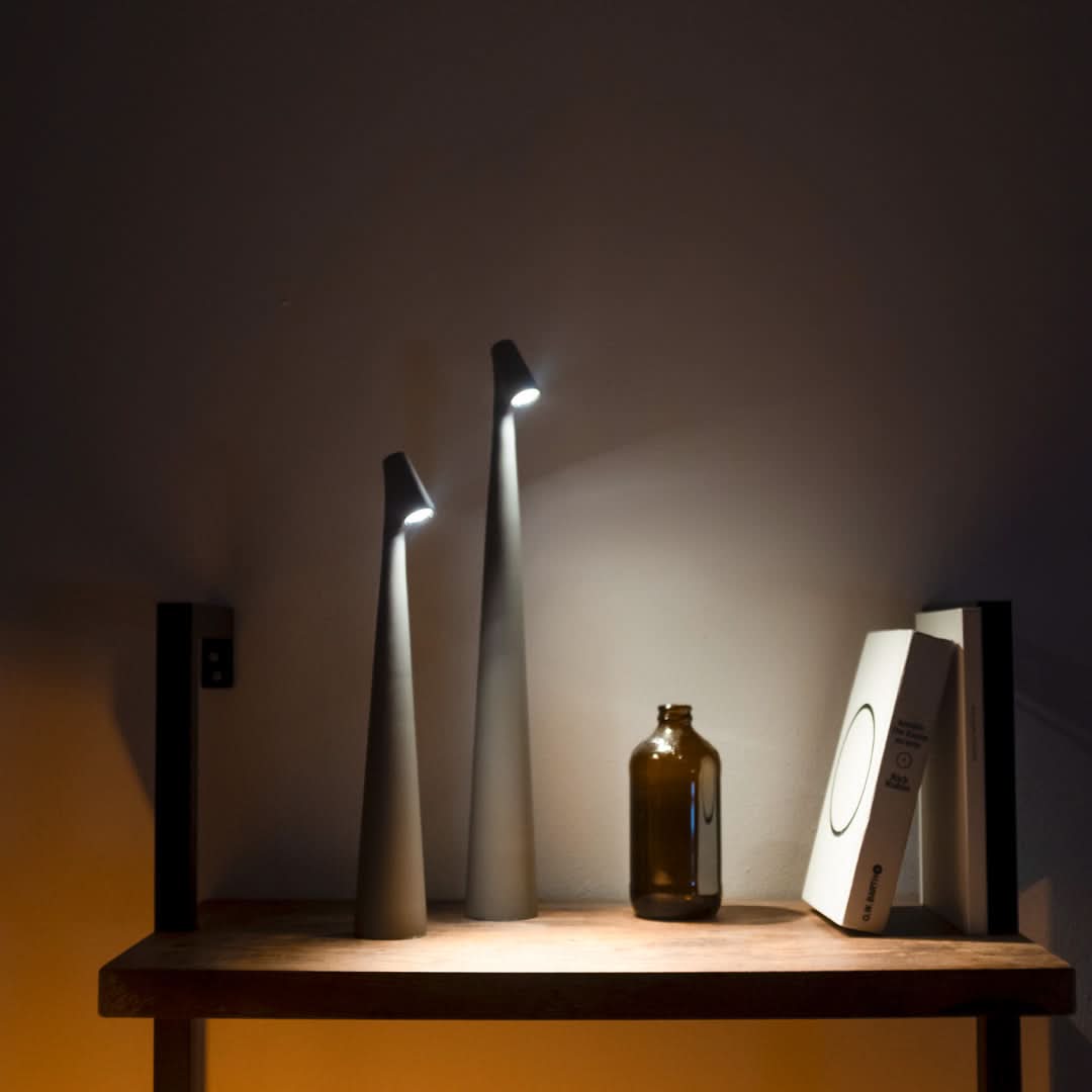 Bezprzewodowa designerska lampa stołowa LED z 3-stopniowym ściemnianiem dotykowym