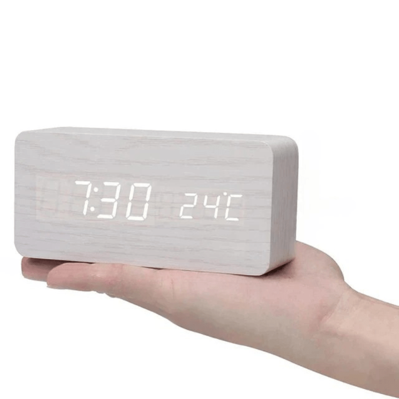 WoodSense drewniany zegar LED – sterowanie głosem i styl do każdego wnętrza