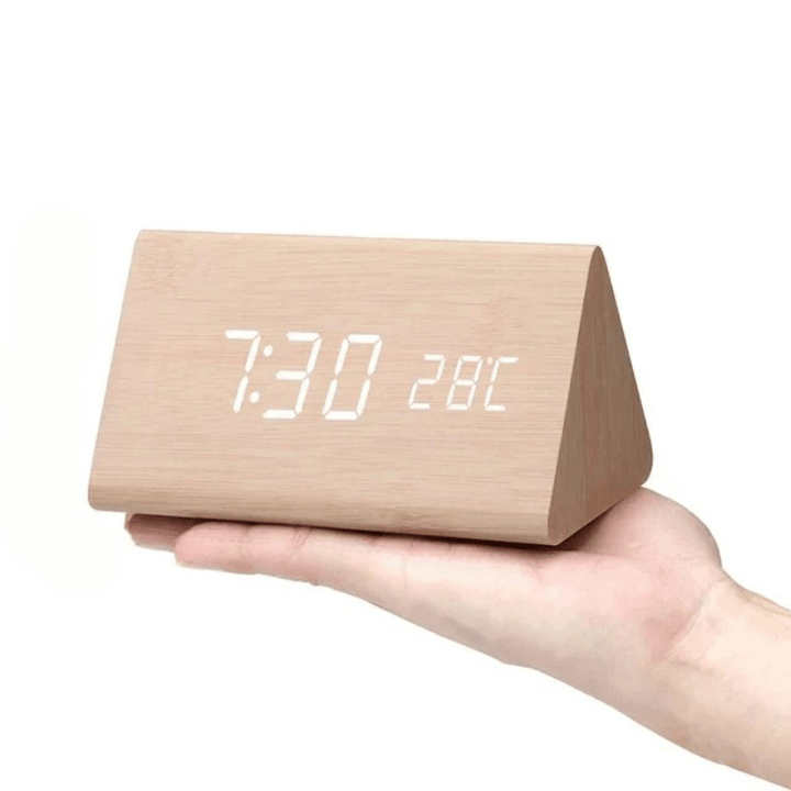 WoodSense drewniany zegar LED – sterowanie głosem i styl do każdego wnętrza