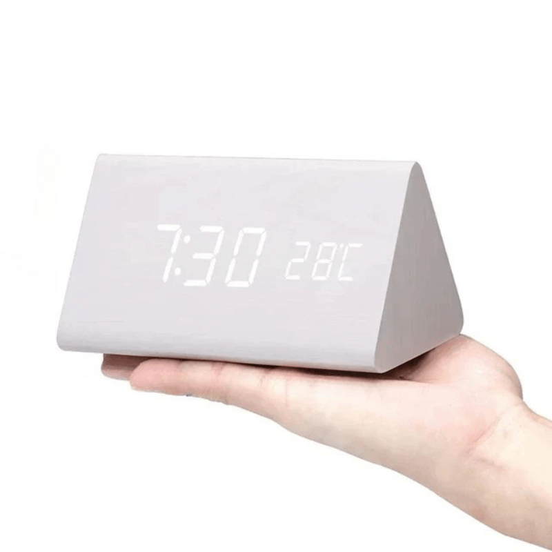 WoodSense drewniany zegar LED – sterowanie głosem i styl do każdego wnętrza